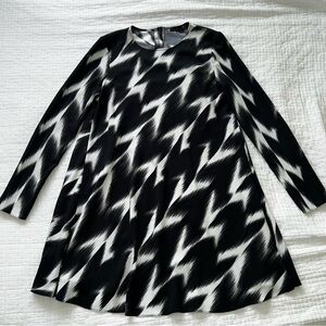 Rachel Zoe Women’s Black & White Abstract Pattern Swing Dress
• Size 2